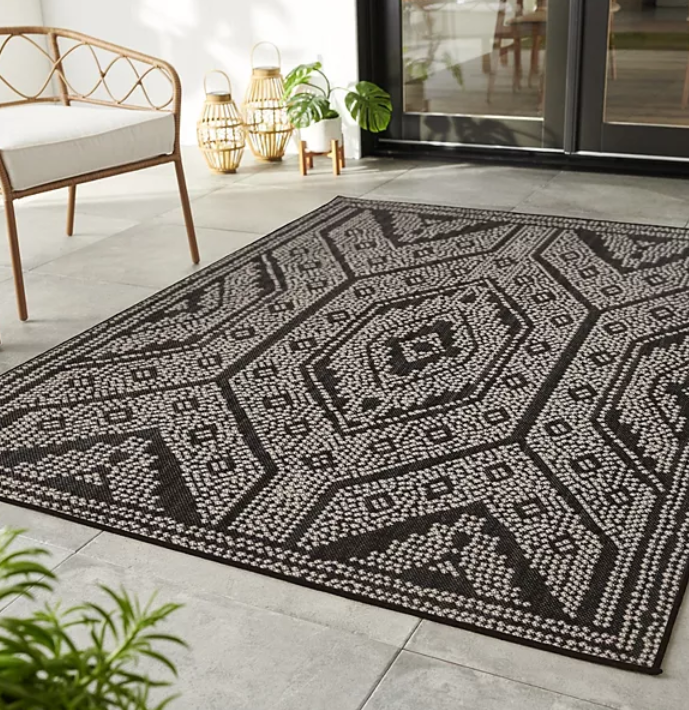 Sonoma Goods For Life 5' x 7' Outdoor Rug