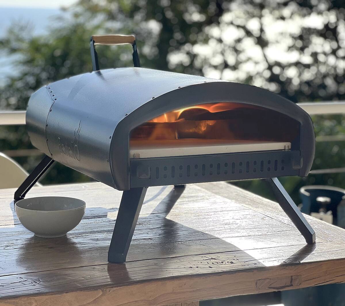 Bertello Gas, Charcoal & Wood Fired Outdoor Pizza Oven