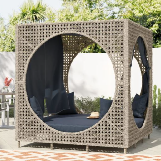 Outdoor Wicker Daybed w/ Cushions