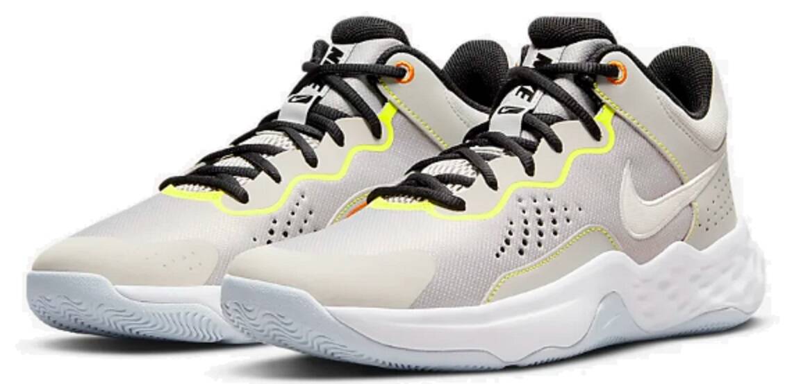 Nike Men's Fly.By Mid 3 Basketball Shoes