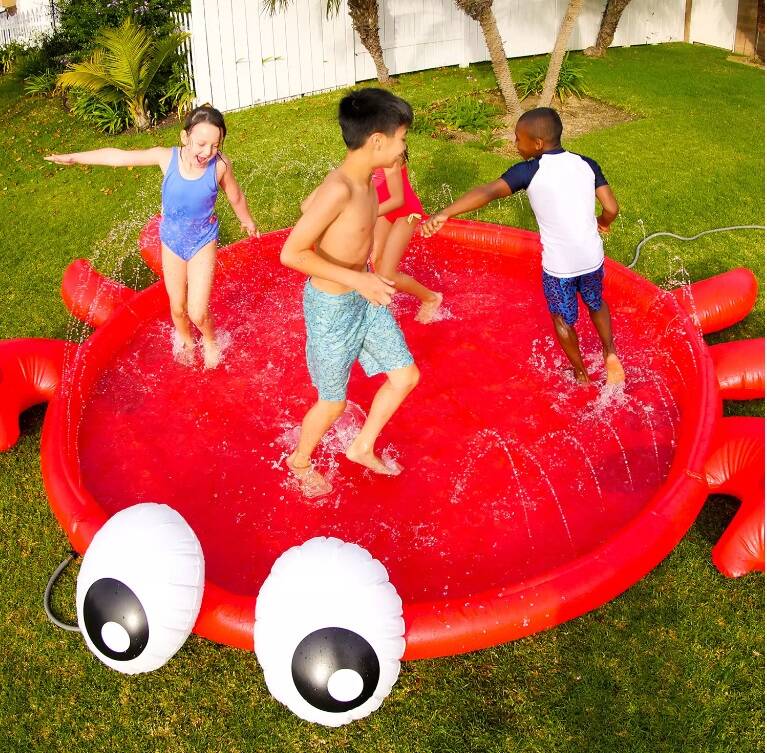 Inflatable 8' Diameter Sprinkler Crab Splash Pad