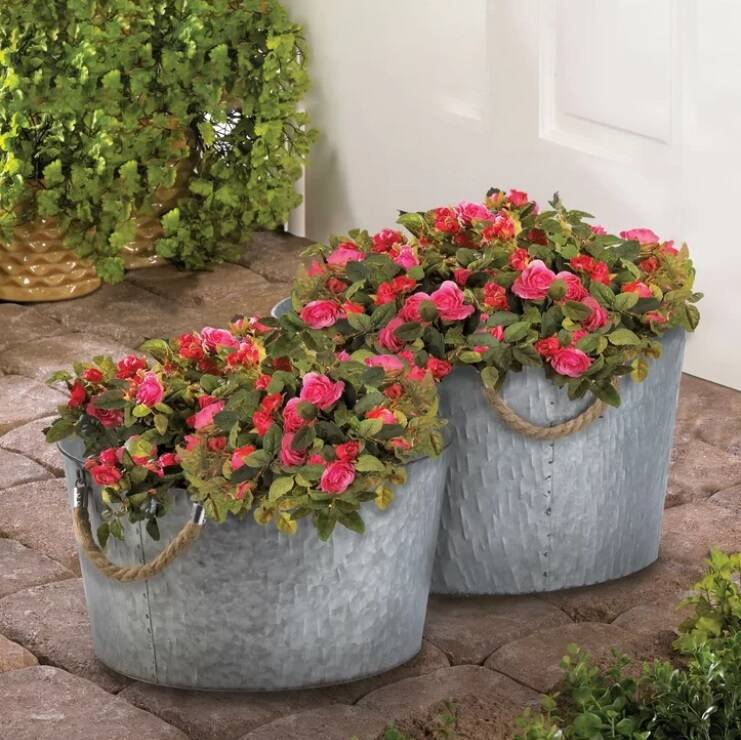 2 Piece Galvanized Planter Set