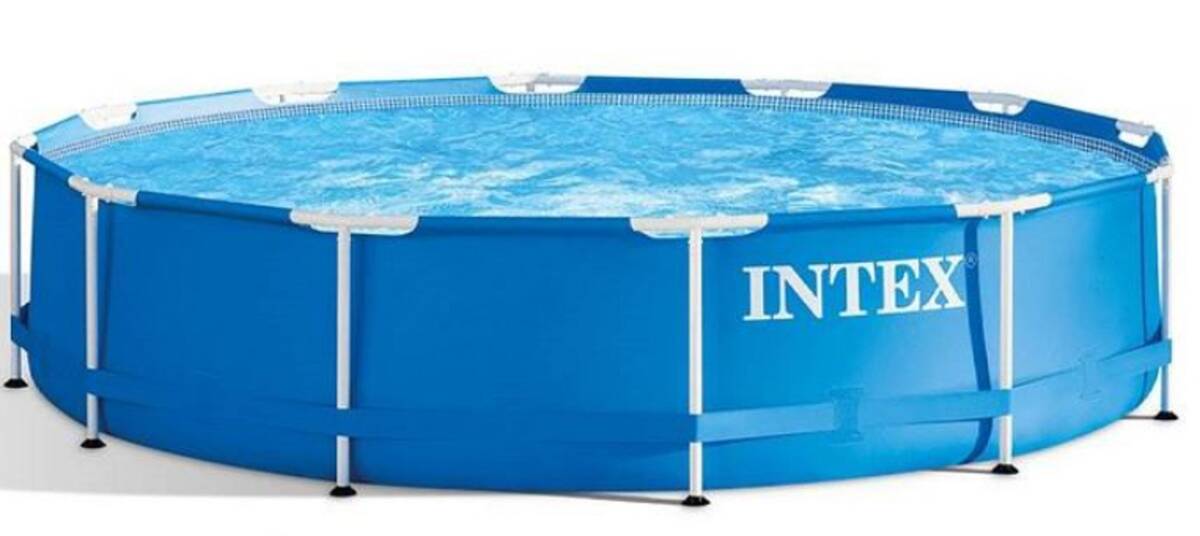 Intex Ground Swimming Pool w/ Pump