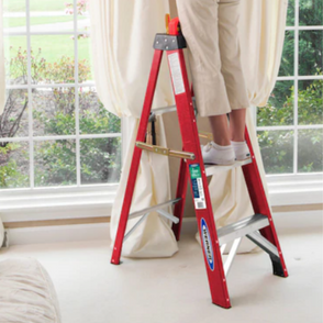 Werner 4' Fiberglass Type 2 Step Ladder