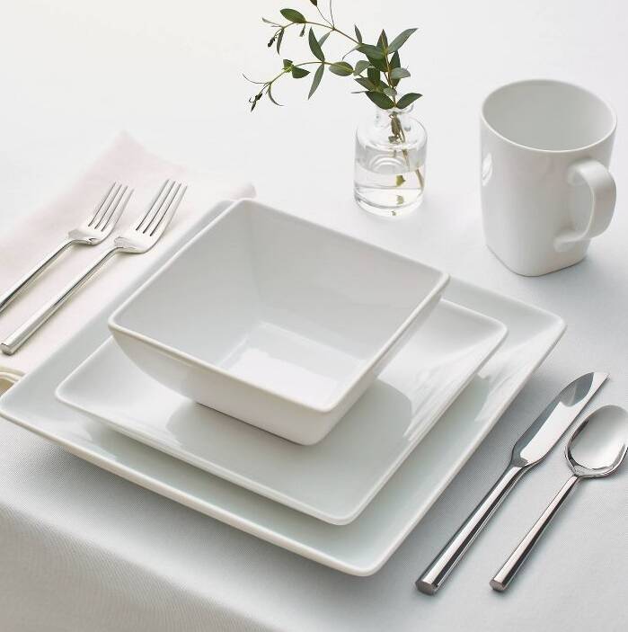 Threshold 16 Piece Porcelain Dinnerware Set