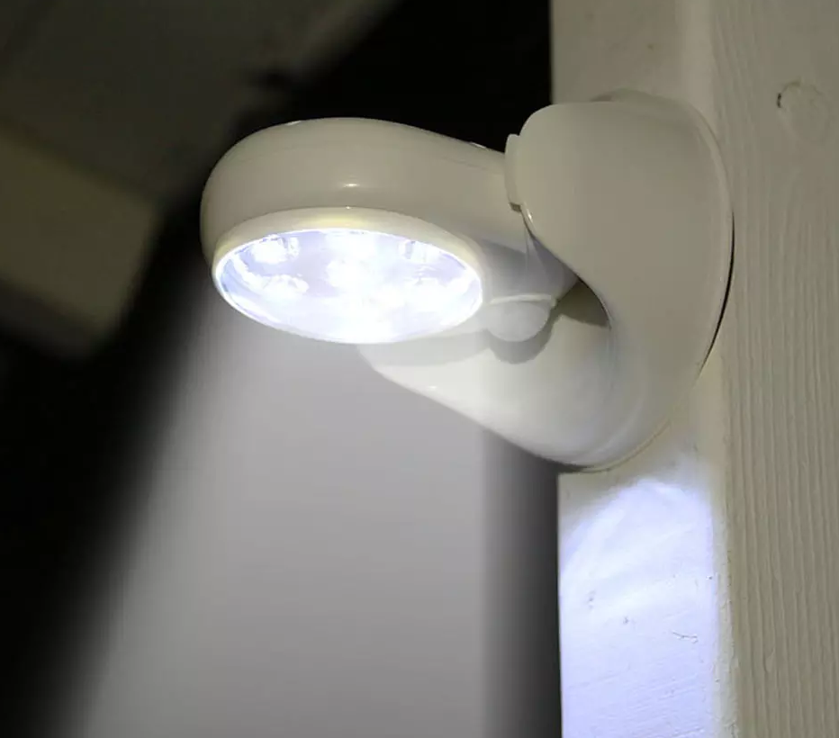 Cordless Motion Sensor Swivel Light