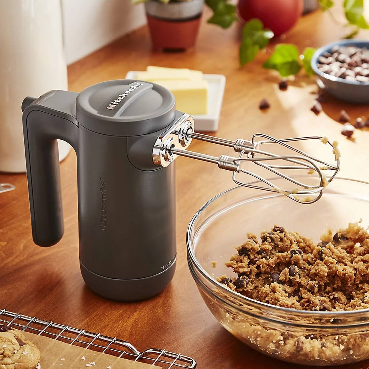 KitchenAid Cordless 7-Speed Hand Mixer