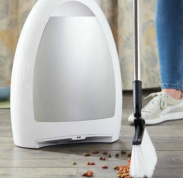 EyeVac Touchless Sensor Activated Vacuum